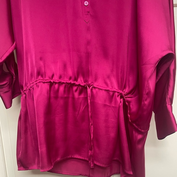 Chicos size 3 magenta silky look and feel top. 100 percent polyester. NWOT - Picture 5 of 7